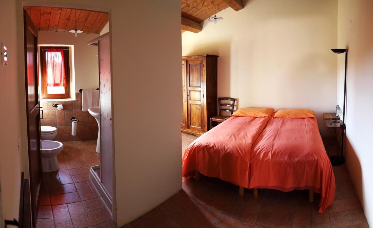 Girfalco Country House Bed & Breakfast อูร์บีโน ภายนอก รูปภาพ